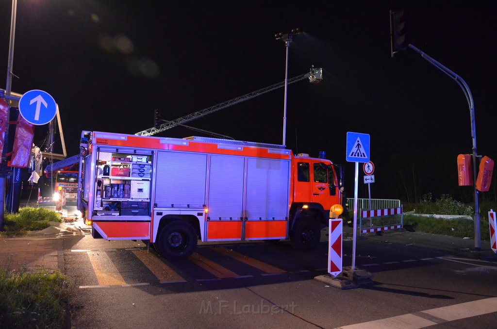 VU LKW umgestuerzt Feldkassel Industriestr Robert Boschstr P047.JPG